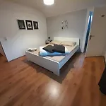 Haus Konthe, شقة